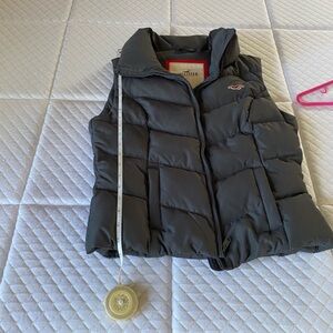 Hollister vest